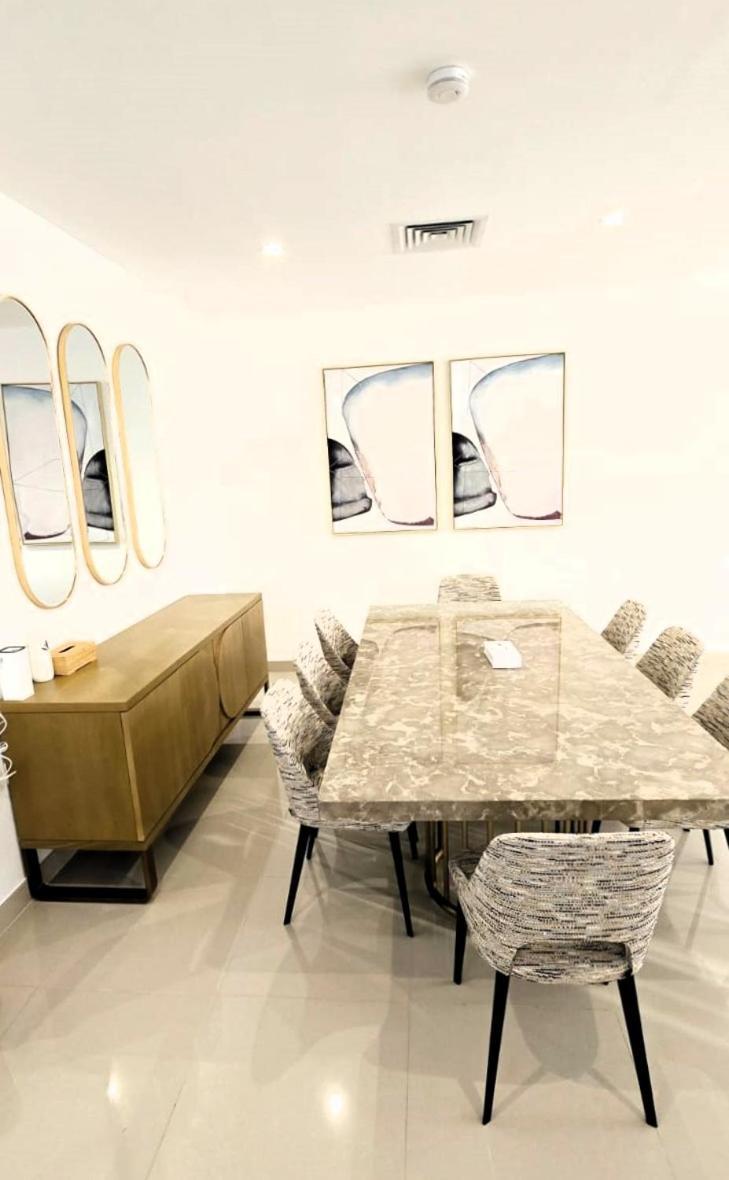 The View Luxury - Al Dana Island Вилла *